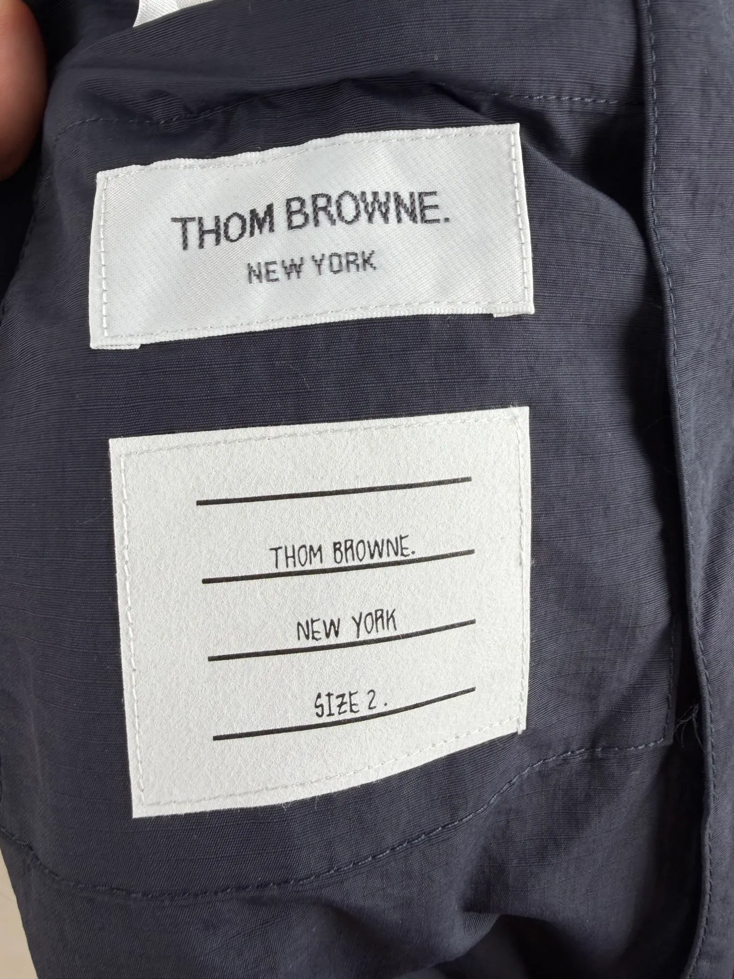 THOM BROWNE/ Navy Blue Classic 1: 2: ： 1:1 TB 1:1 TB 1:1 TB ： Size： 1 2 3 4